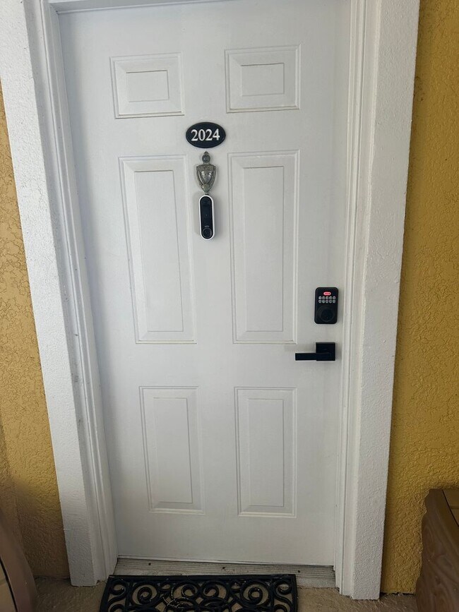 Building Photo - Charming 2BR Townhome in Millenia Orlando