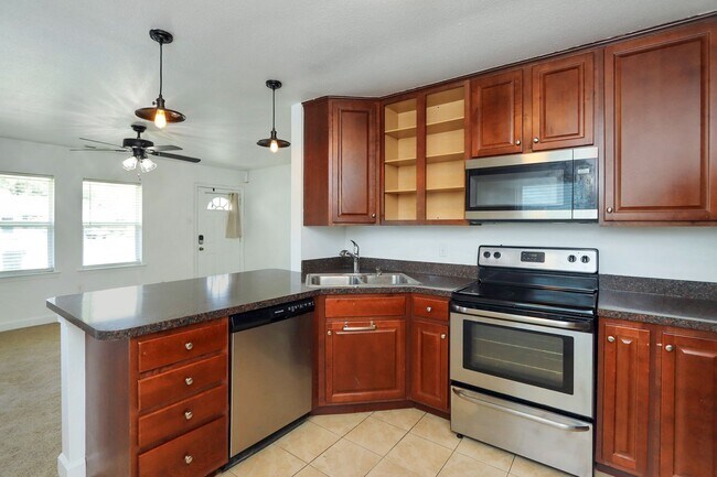 Foto del edificio - 1914 Somerville Dr