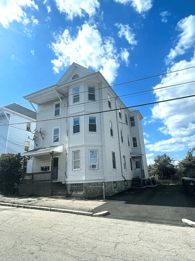 Primary Photo - 153 Whitman St