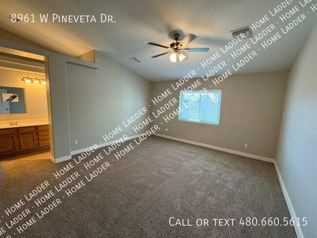 Foto del edificio - 8961 W Pineveta Dr - Fresh Remodel - Great...