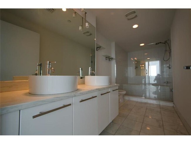 Building Photo - 888 Biscayne Blvd
