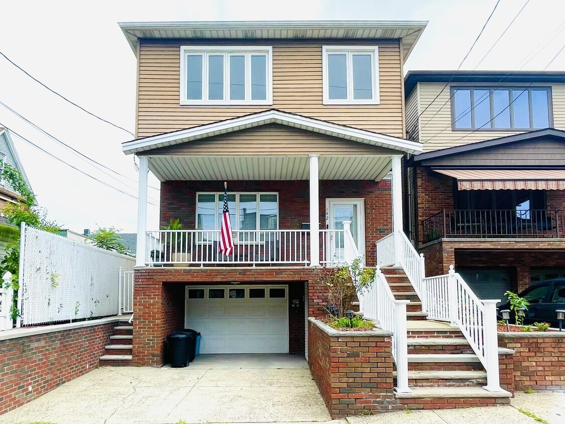Primary Photo - 142 Lord Ave