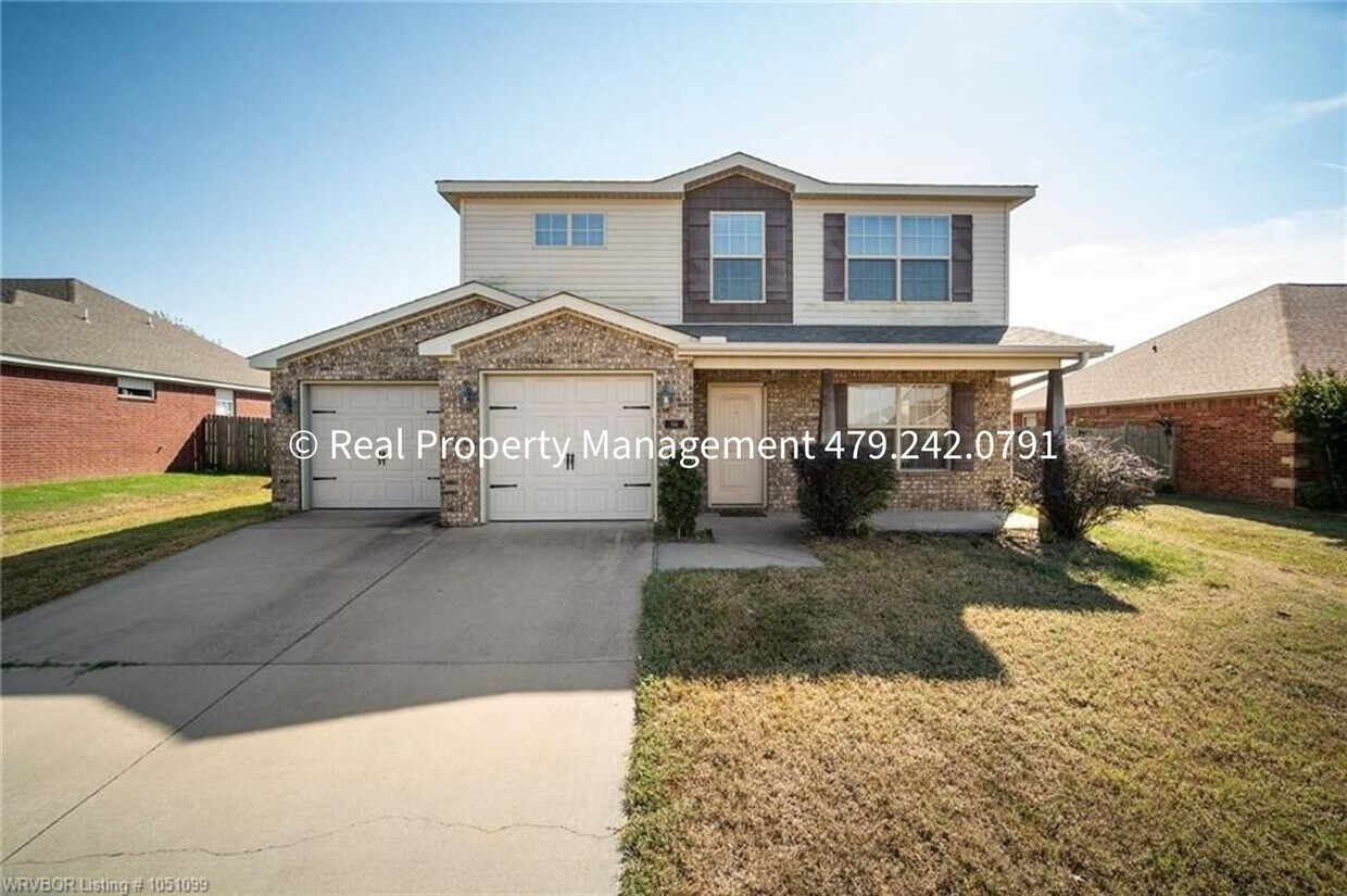 Primary Photo - Beautiful 3B/2.5B 2-Story Home in Southfie...
