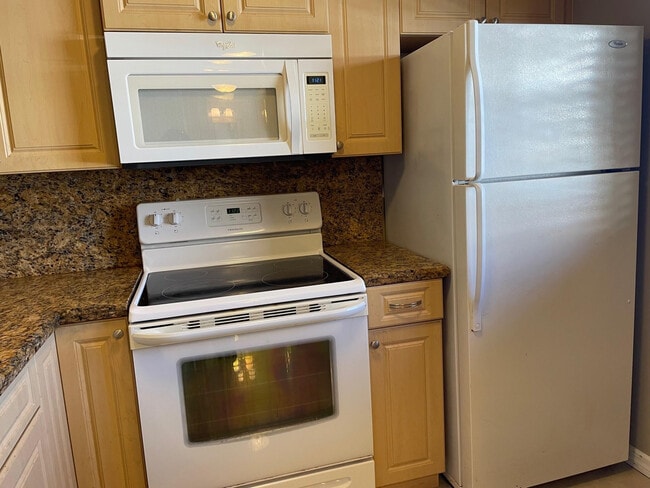 Foto del edificio - 608 SW Natura Blvd