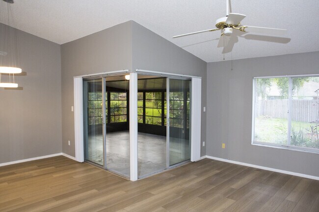 Building Photo - Tanglewood 28444
