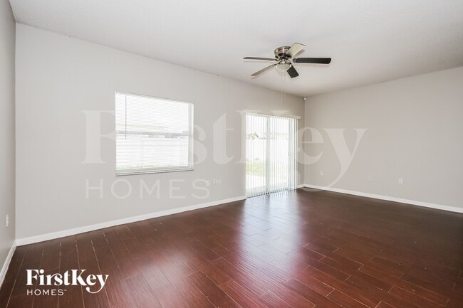 Building Photo - 958 Cumberland Dr