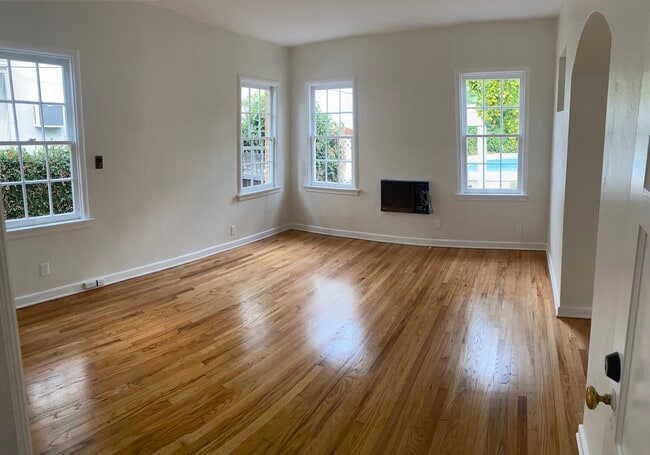 bedroom 1 - 11147 La Maida St