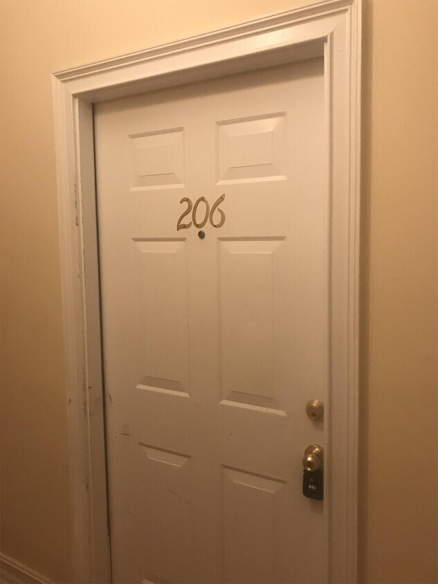Foto principal - 133 S Hill St