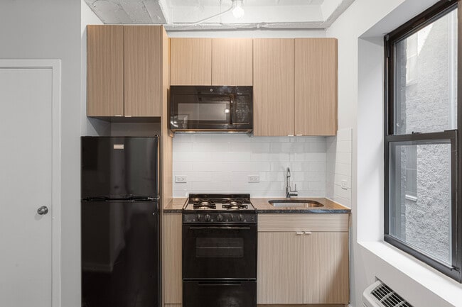 Foto del edificio - 5718 N Winthrop Ave