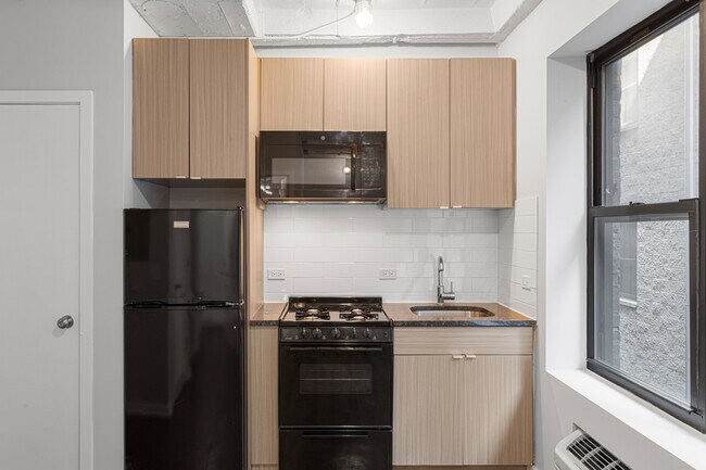 Building Photo - 5718 N Winthrop Ave