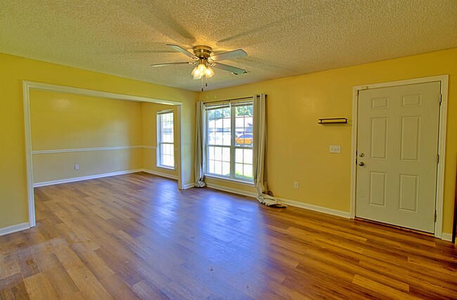 Building Photo - 205 Tempest Ln
