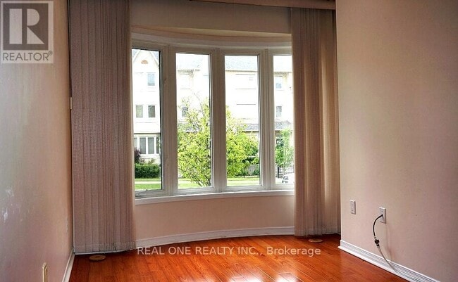 Building Photo - 29-129 Rosebank Dr