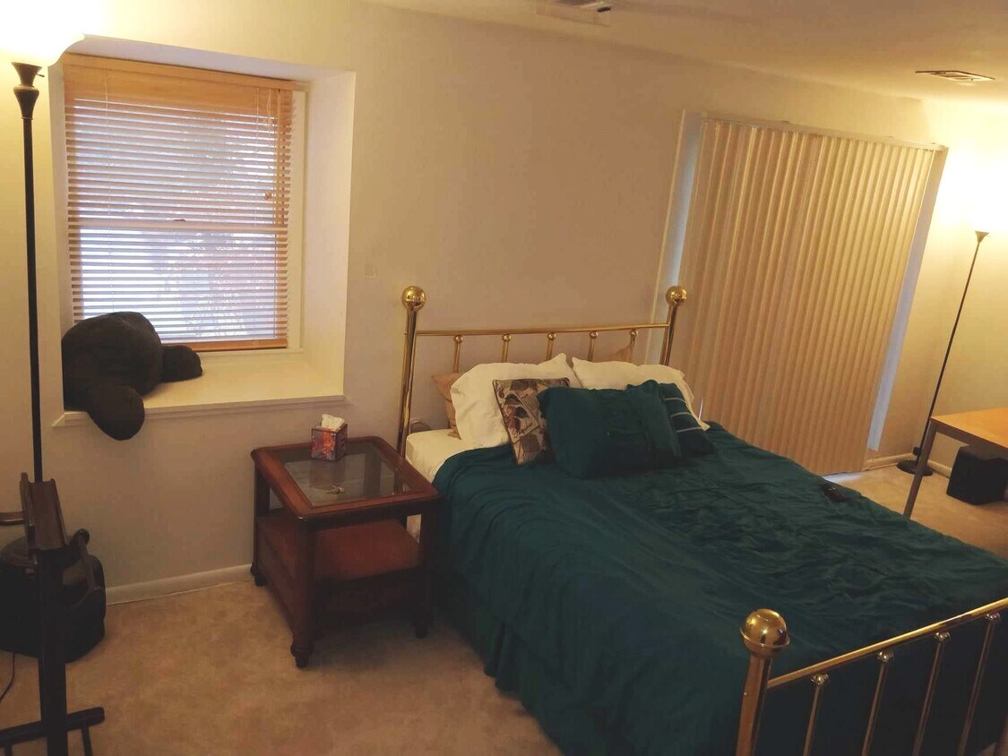 Foto principal - 2710 Calgary Ave