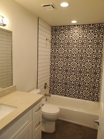 Guest Bathroom - 4031 Idaho St