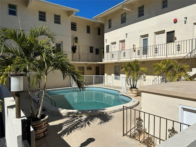 Foto del edificio - 234 Antiquera Ave