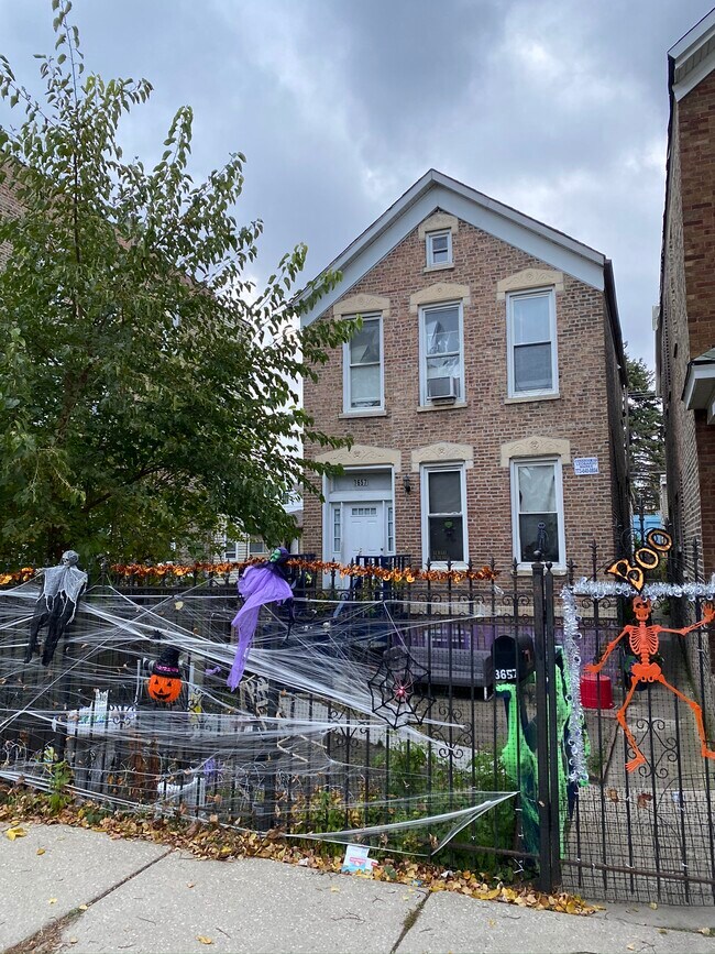 FRONT - 3657 S Wood St