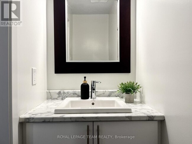 Building Photo - 57 Heirloom St