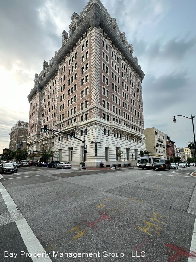 Building Photo - Studio, 1 bath House - 1 E Chase St Apt 701