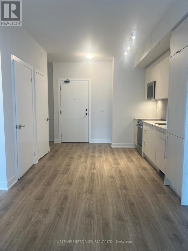 Building Photo - 430 Square One Dr