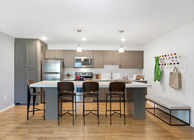 Building Photo - Quail Ridge Apartments