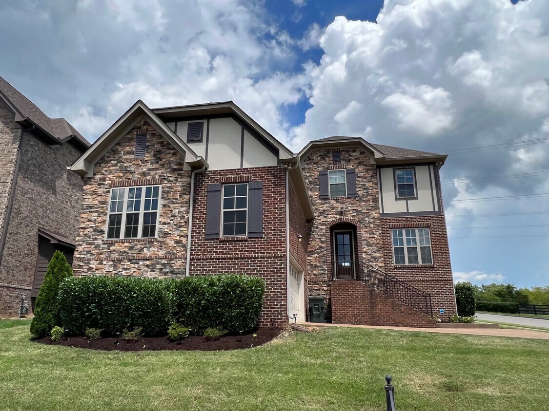 Foto principal - 7000 Natchez Pointe Blvd
