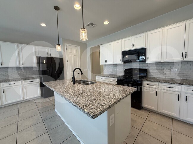 Building Photo - 6580 E Via Arroyo Azul