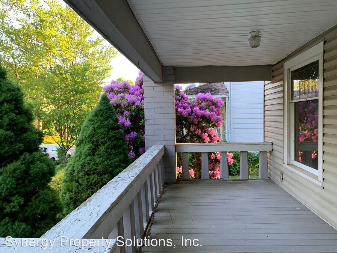 Primary Photo - 4 br, 1.5 bath House - N. Union St. 265 Cr...