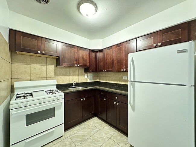 Foto del edificio - 1515 W Morse Ave