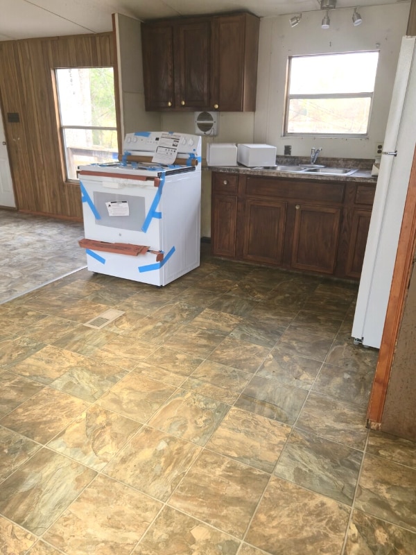 Building Photo - 1075 Sweeten Creek Rd