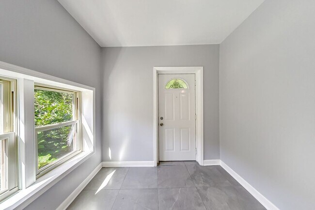 Building Photo - 10817 S Prospect Ave