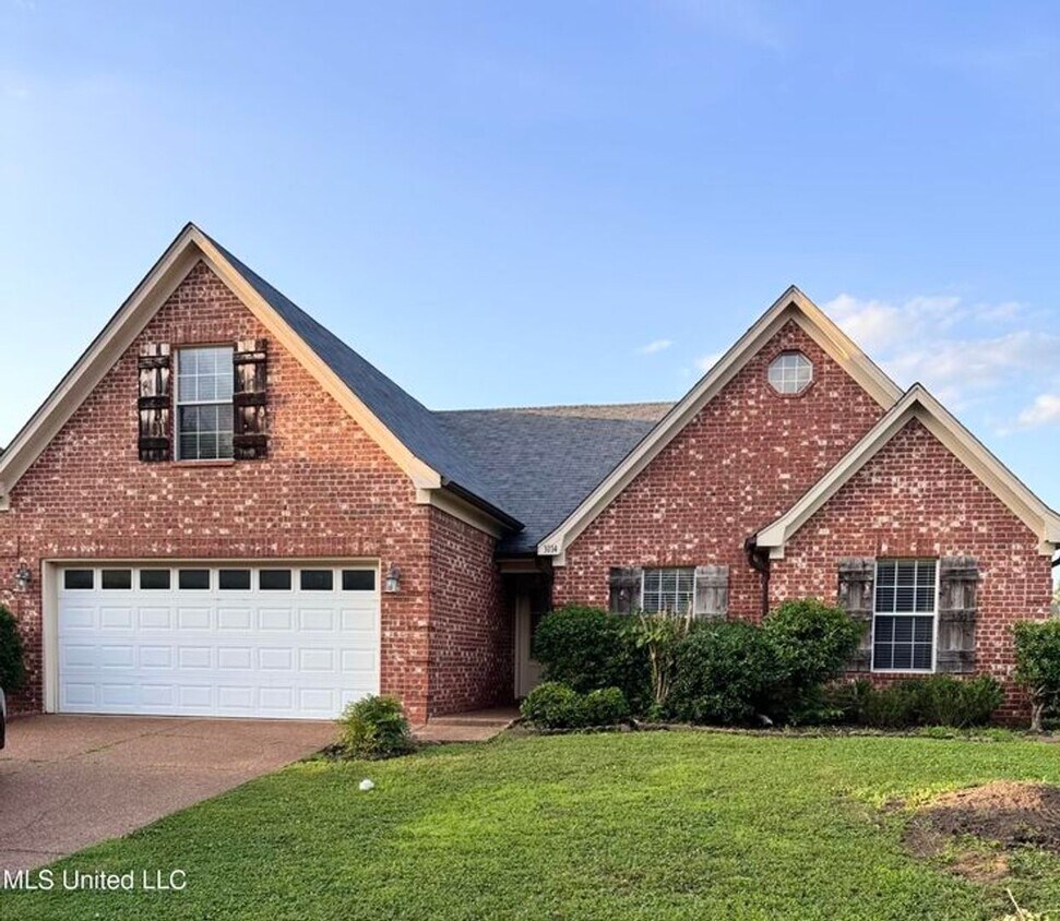 Foto principal - SNOWDEN GROVE Subdivision, 4 bedrooms