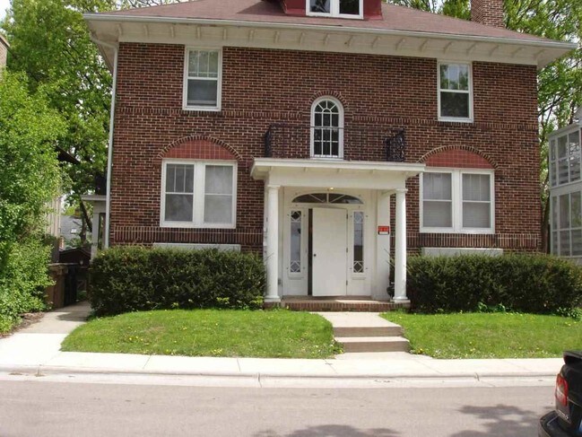 Building Photo - 815 Prospect Pl