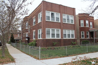 Building Photo - 4222 N Laramie Ave