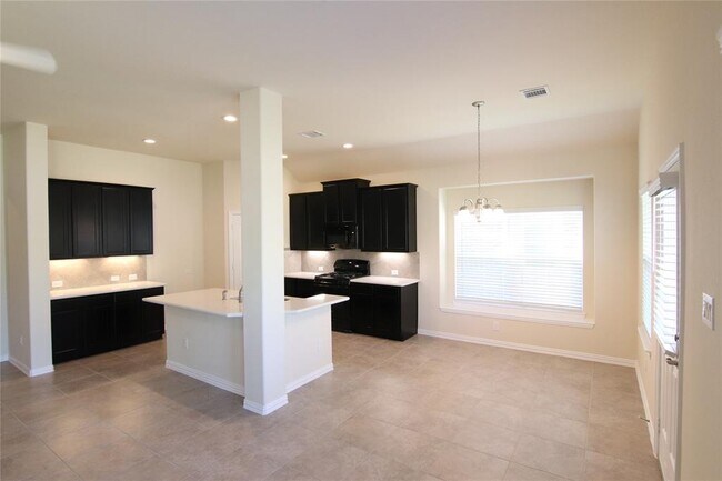Building Photo - 21353 Somerset Shores Crossing