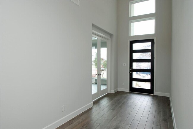 Foto del edificio - 7571 Pemberley Ct