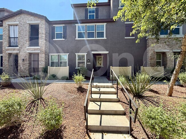 Building Photo - 2342 E Hidalgo Ave