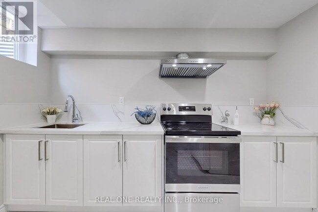 Building Photo - 27 Gladiola Ct