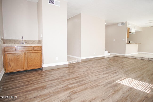 Building Photo - 1582 Bengal Dr