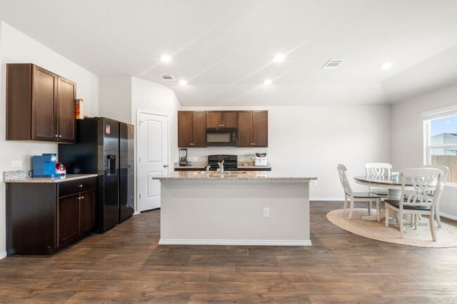 Building Photo - 5824 Brocade Dr