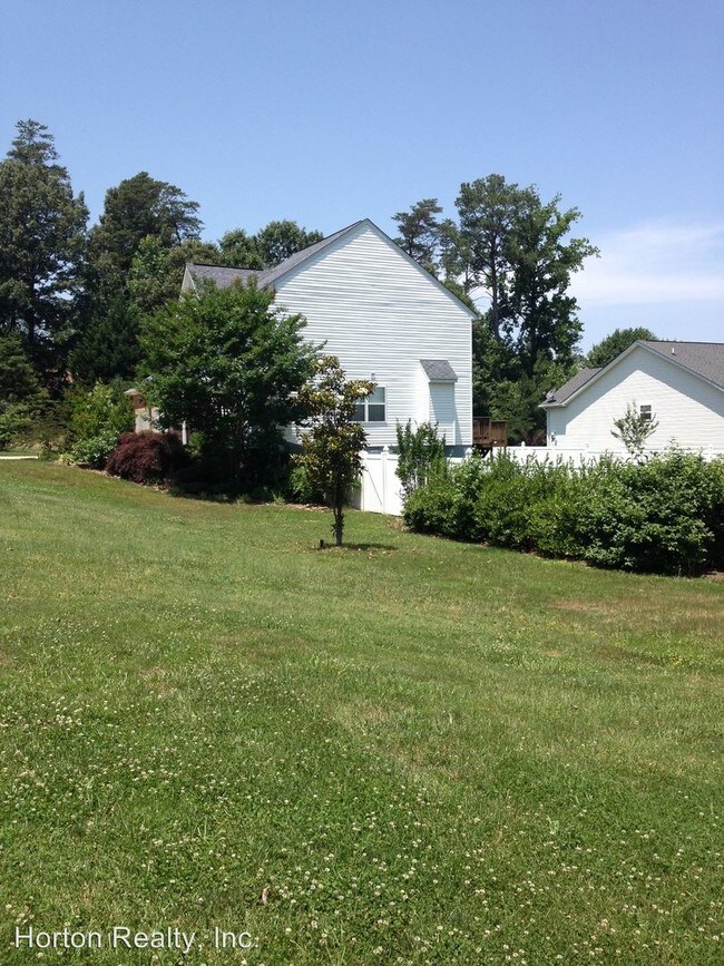 Foto del edificio - 21011 Willows Dr