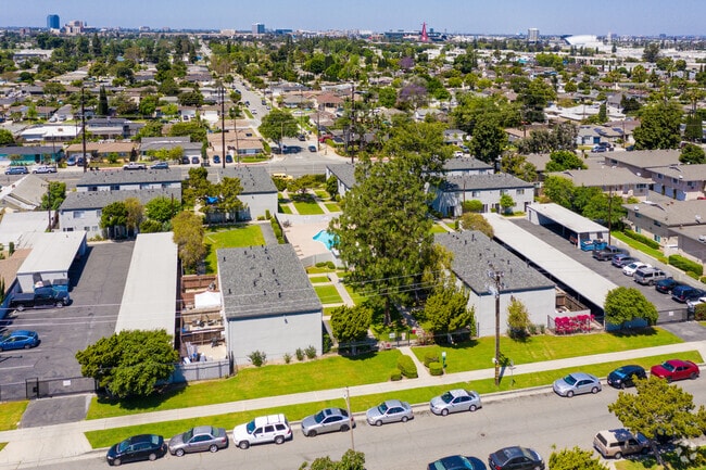 Aerial Photo - Batavia Gardens