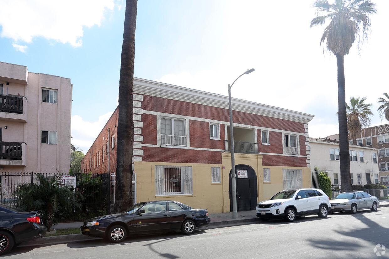 Building Photo - 1144 S Grand View St