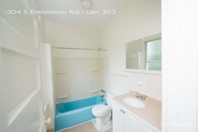 Building Photo - Independent Apartment Close to City!