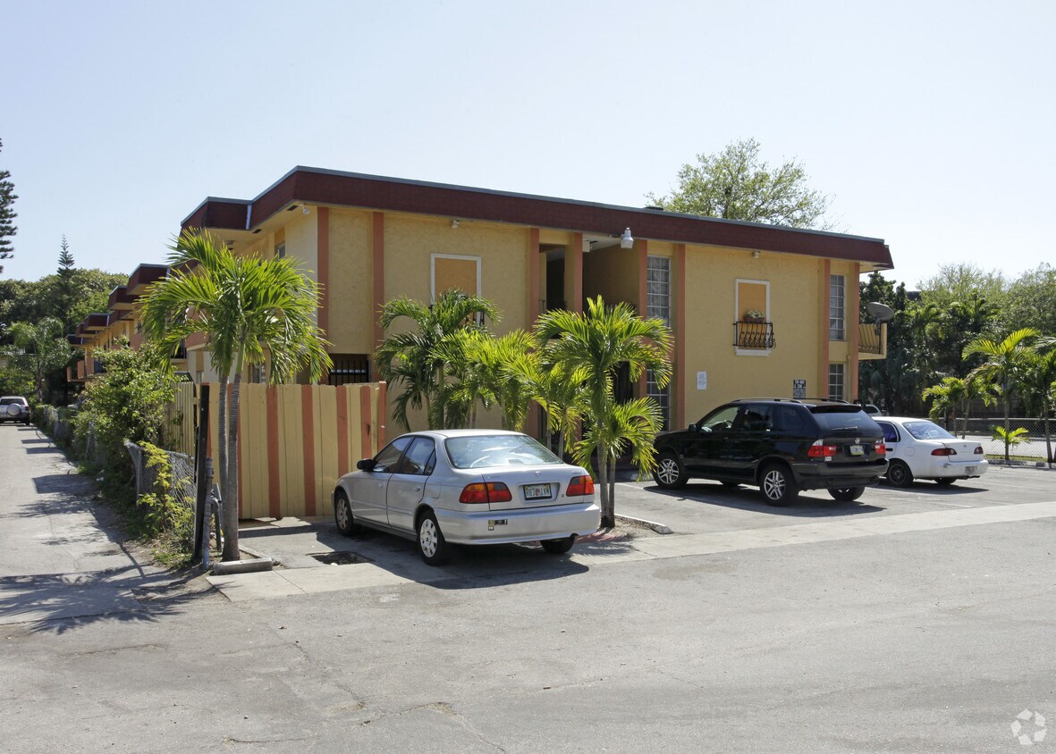 Foto del edificio - 12133 NE 5th Ave