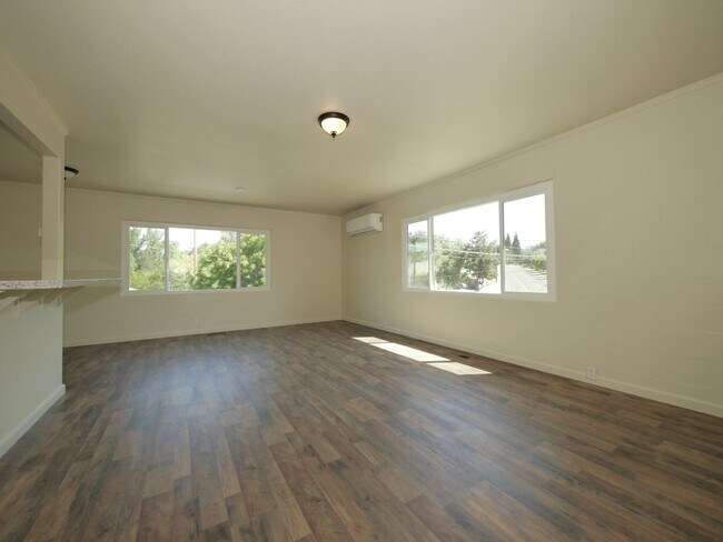 Foto del edificio - 606 Mountain Ranch Rd