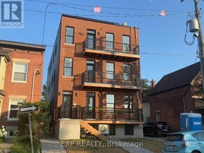 Building Photo - 170-170 Pretoria Ave
