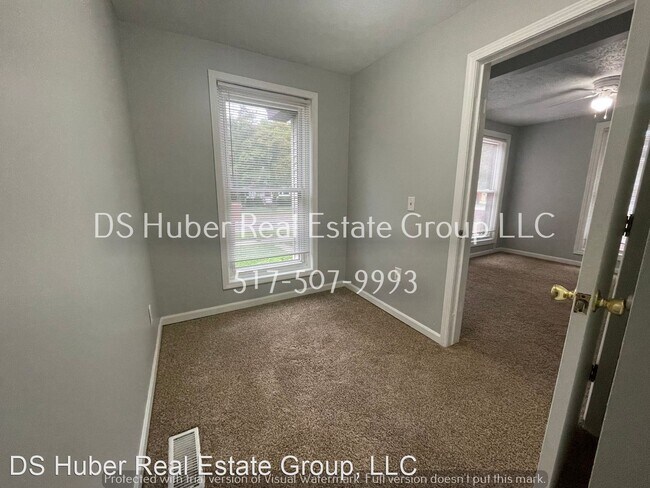 Building Photo - 2 br, 1 bath House - 620 N Foster Ave