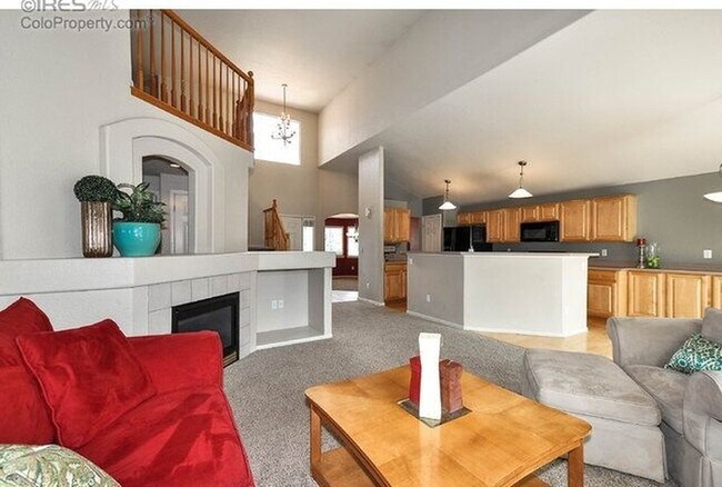 Foto del edificio - Grand 4 Bed, 3 Bath Home in South Fort Col...