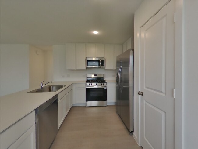 Building Photo - 3013 Dawn Sound Dr