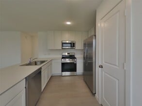 Building Photo - 3013 Dawn Sound Dr
